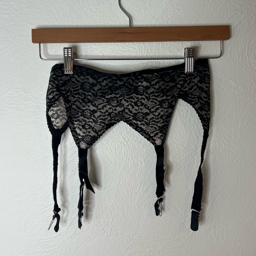Vintage Pin Up Black Lace Garter Belt with Hooks size XS